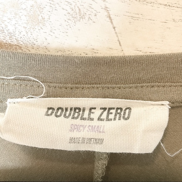 DOUBLE ZERO | Oversized Relaxed Fit V Neck Top Light Green - Picture 3 of 6